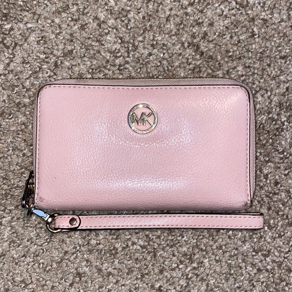 Light pink soft pebbled leather MK wristlet - good condition - Picture 1 of 12